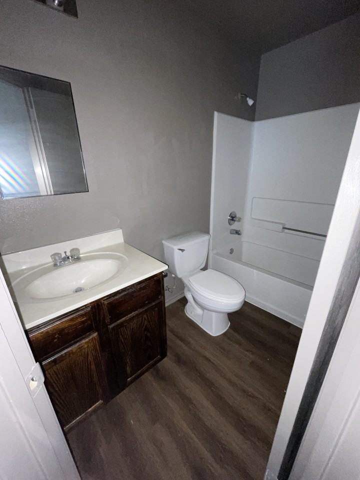 1422 Meadow Pkwy #NA - Photo 3 of 15