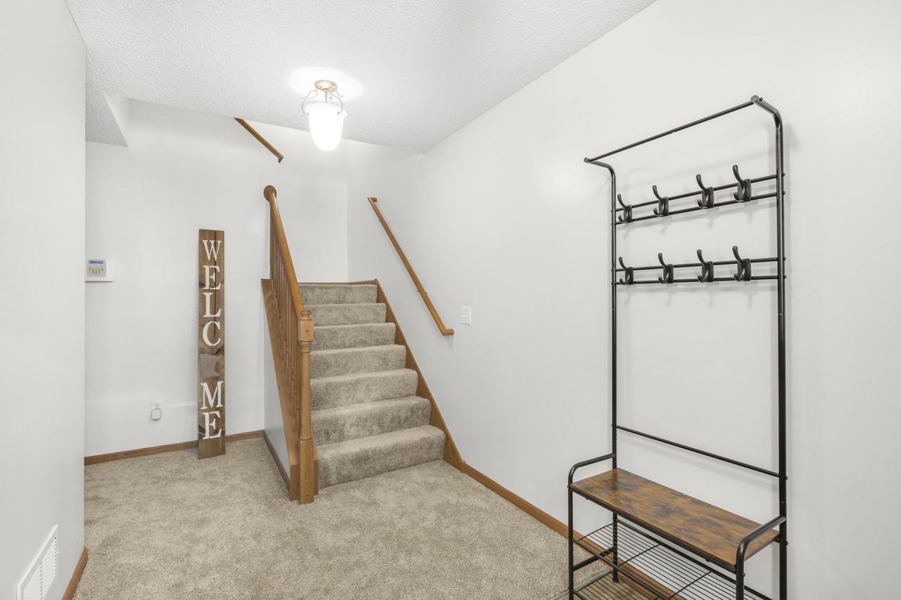 7378 Timber Crest Dr S - Photo 3 of 20