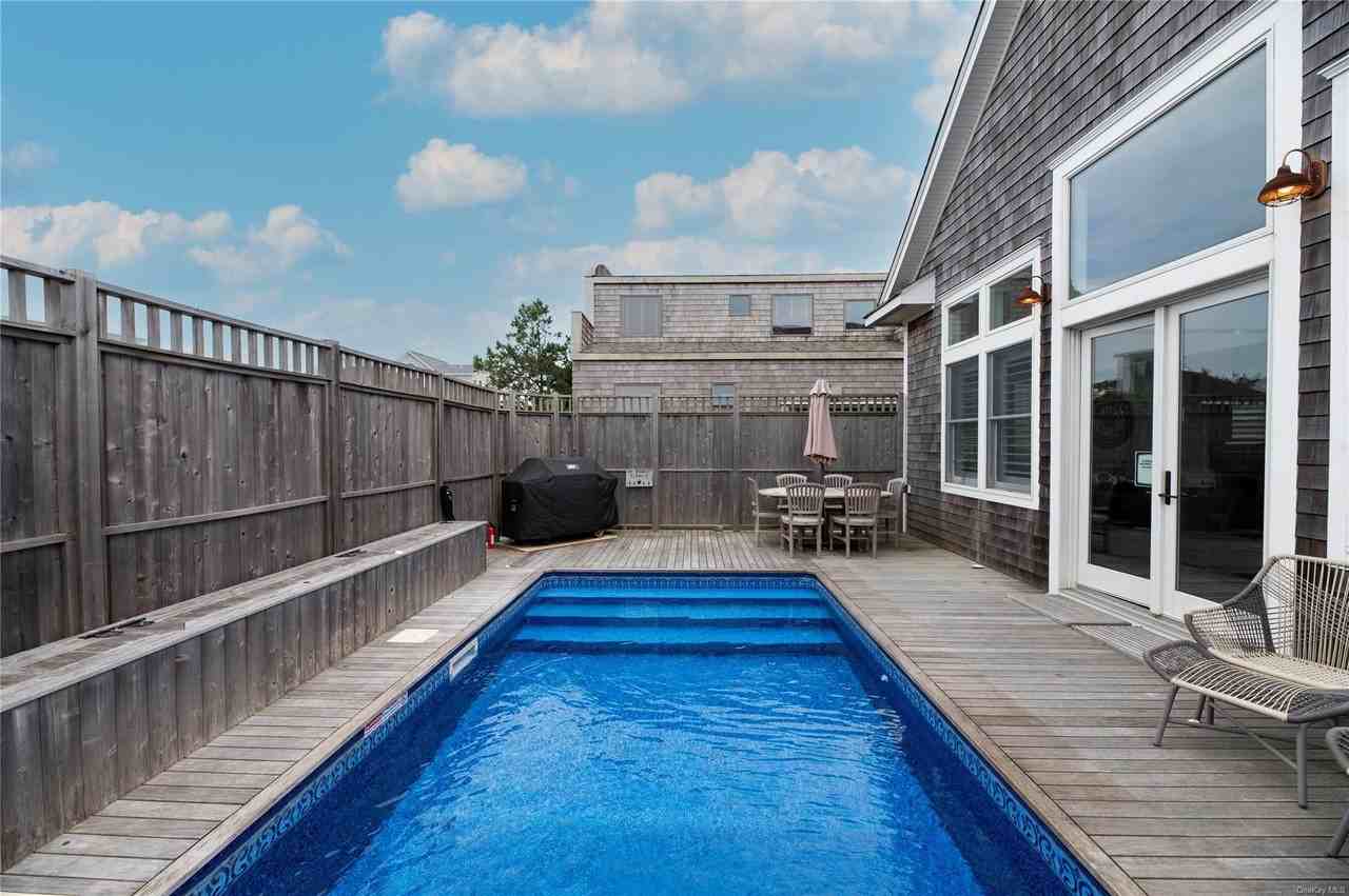 386 Dehnhoff Walk - Photo 2 of 11