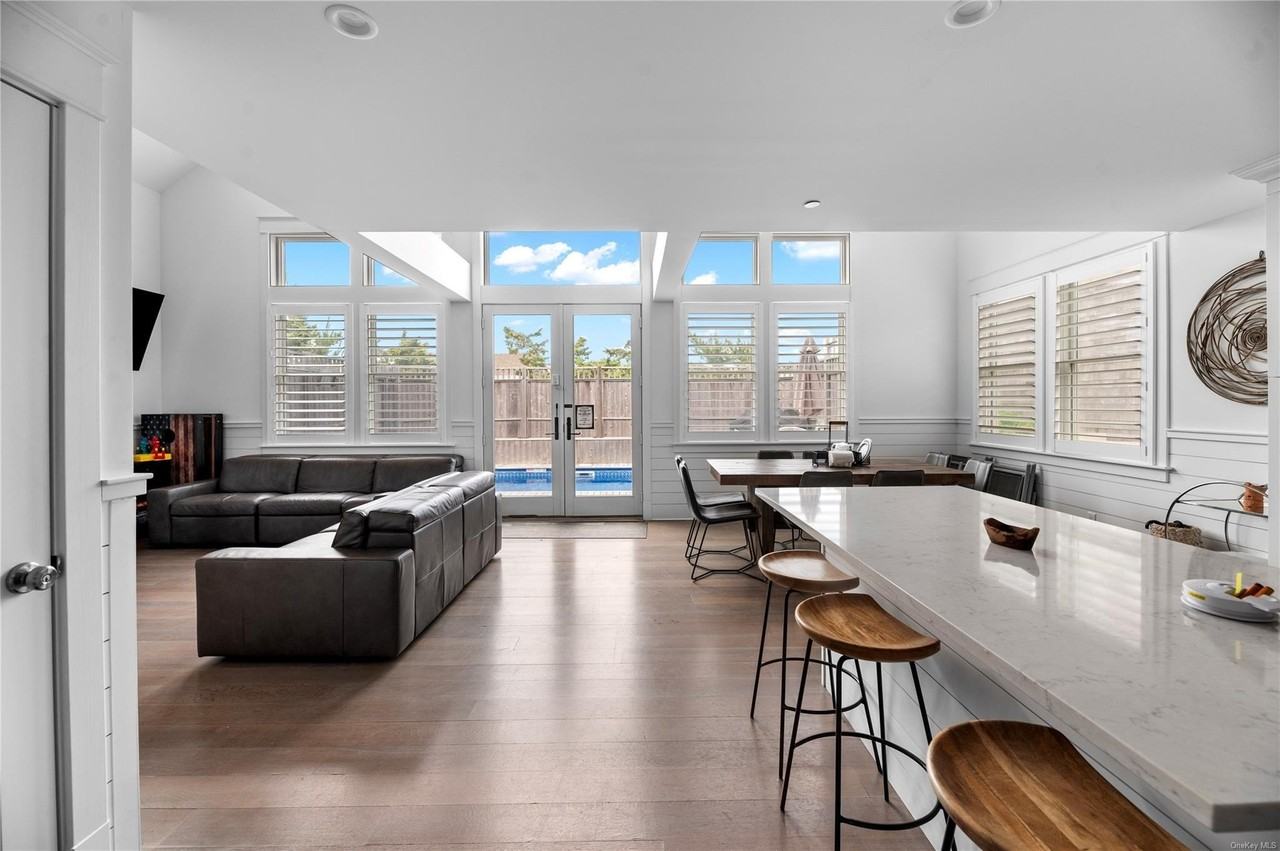 386 Dehnhoff Walk - Photo 4 of 11