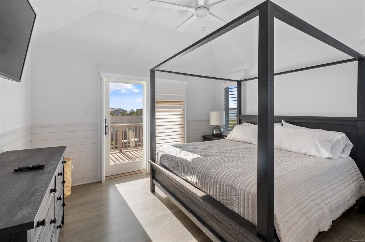 335 Surf Road - Photo 7 of 12