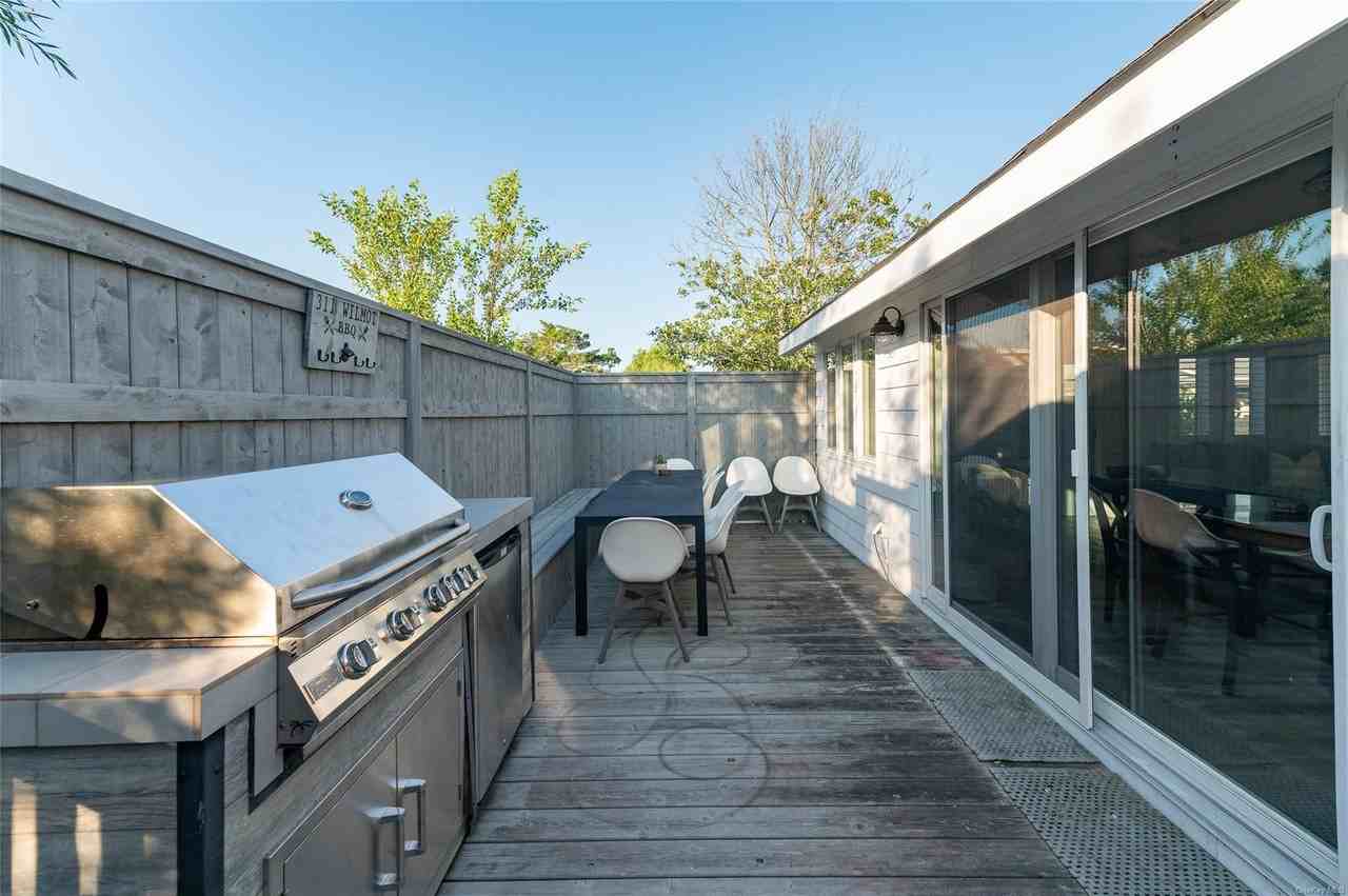 311 Wilmot Rd - Photo 3 of 12