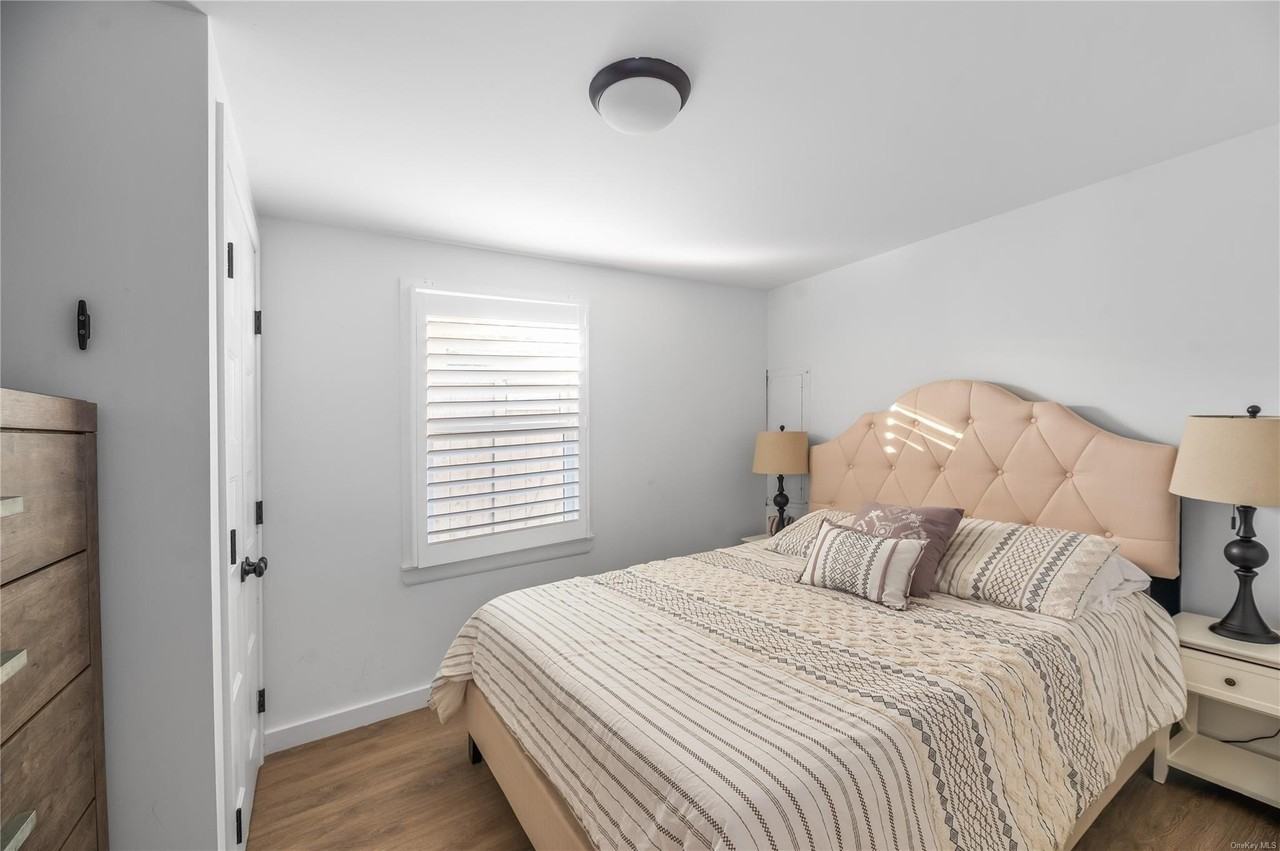 311 Wilmot Rd - Photo 6 of 12