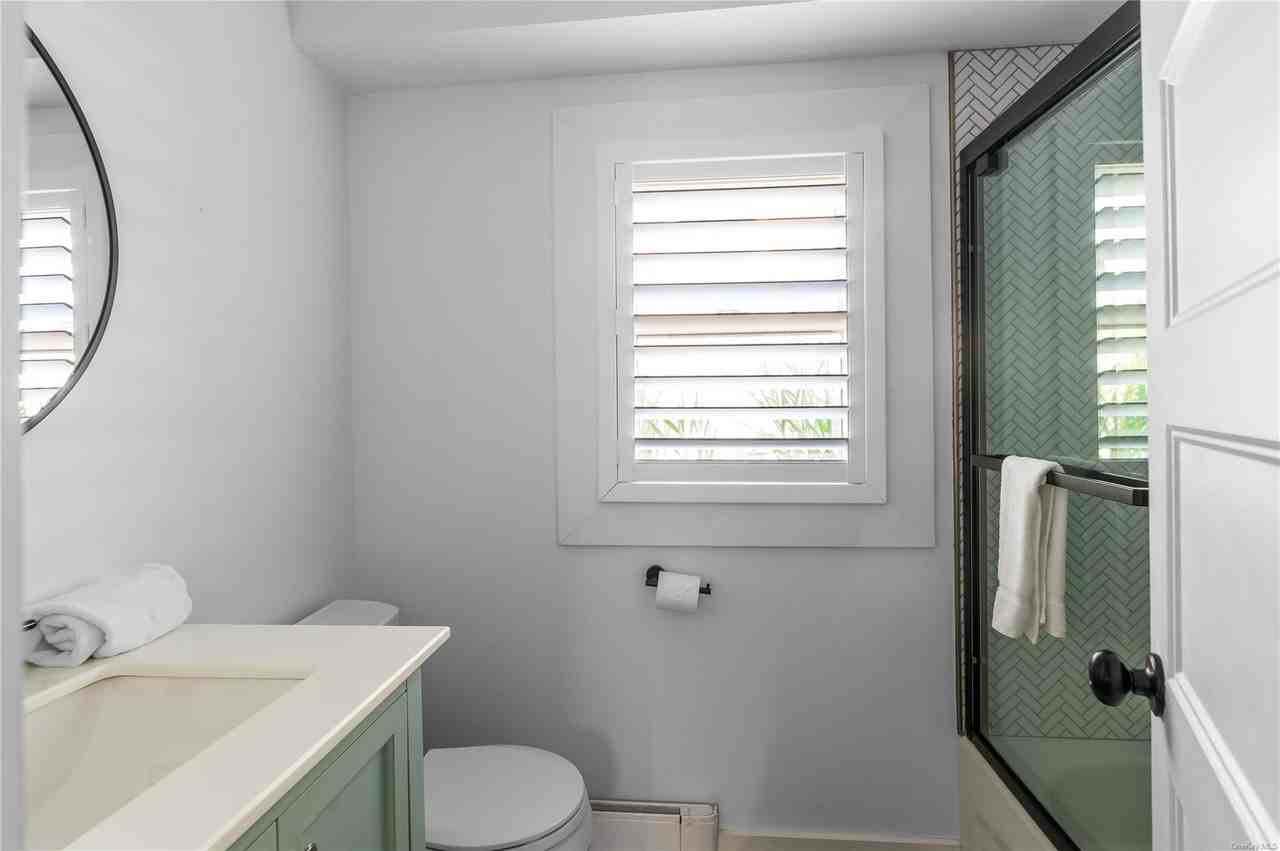 311 Wilmot Rd - Photo 7 of 12