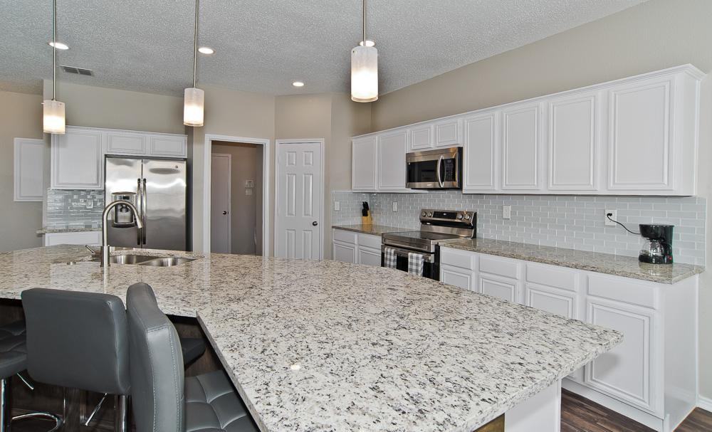 Oakwood Cir - Photo 3 of 20