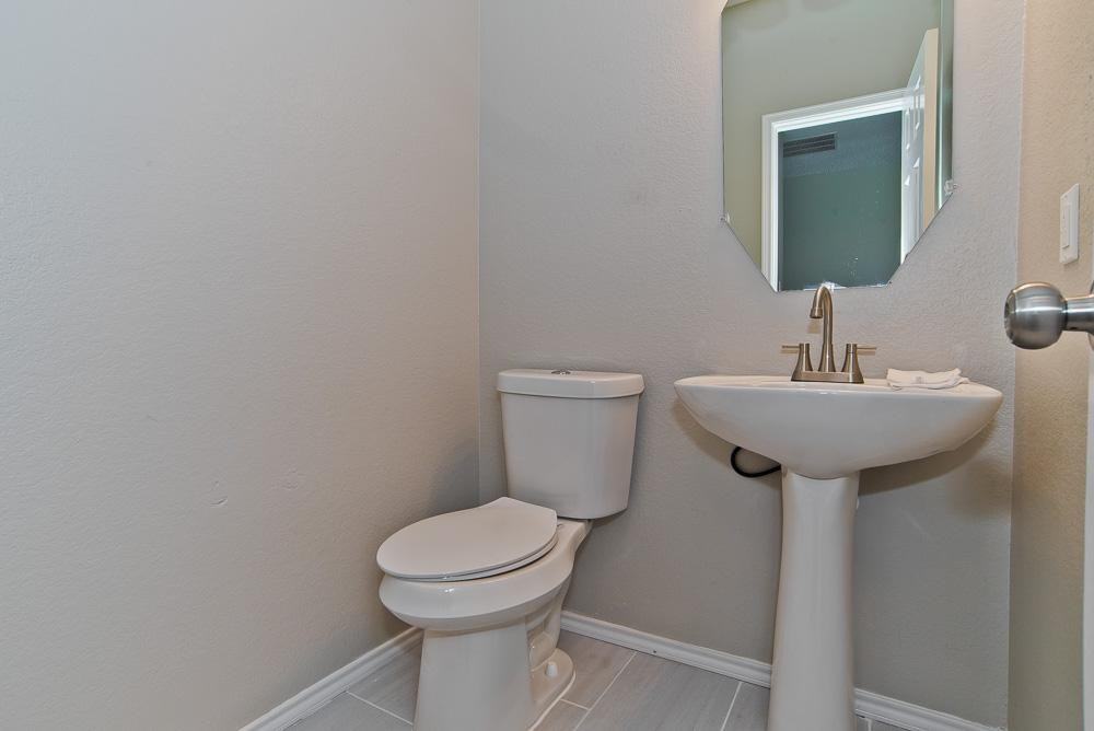 Oakwood Cir - Photo 4 of 20