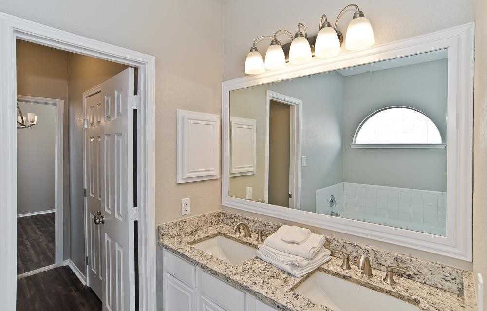 Oakwood Cir - Photo 7 of 20