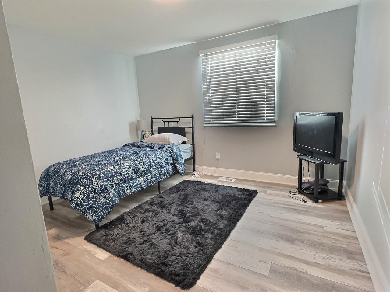 Perry Way - Photo 5 of 6