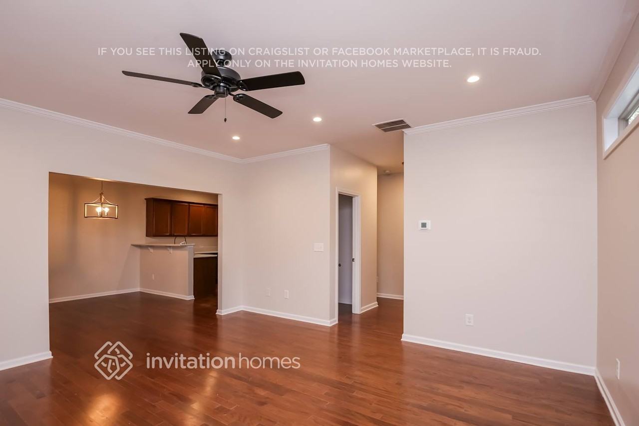 333 Franklin Ln - Photo 3 of 16