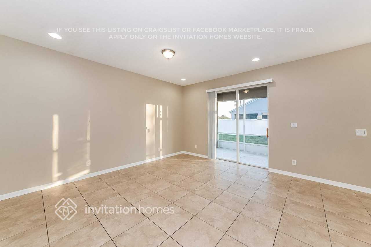 10229 36th Ct E - Photo 4 of 16