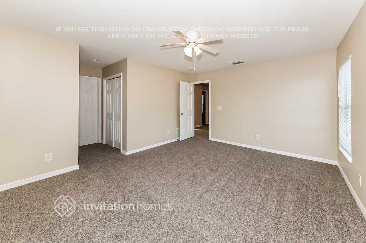 10229 36th Ct E - Photo 5 of 13