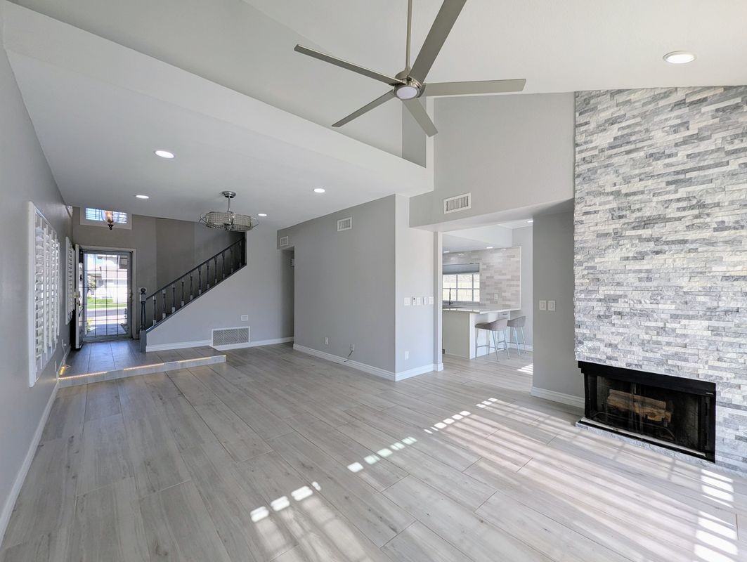 1337 W Windrift Way - Photo 3 of 25