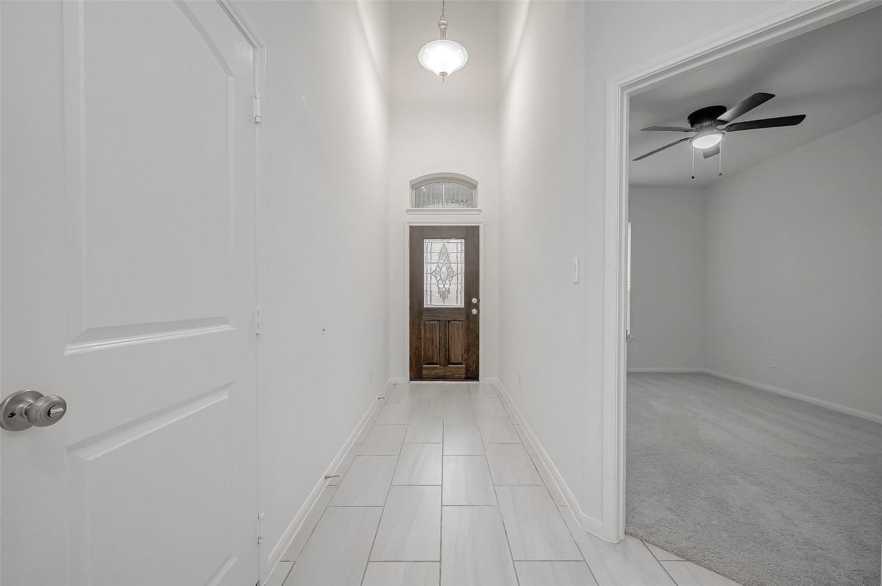 4410 Sandhill Terrace Ln - Photo 6 of 49