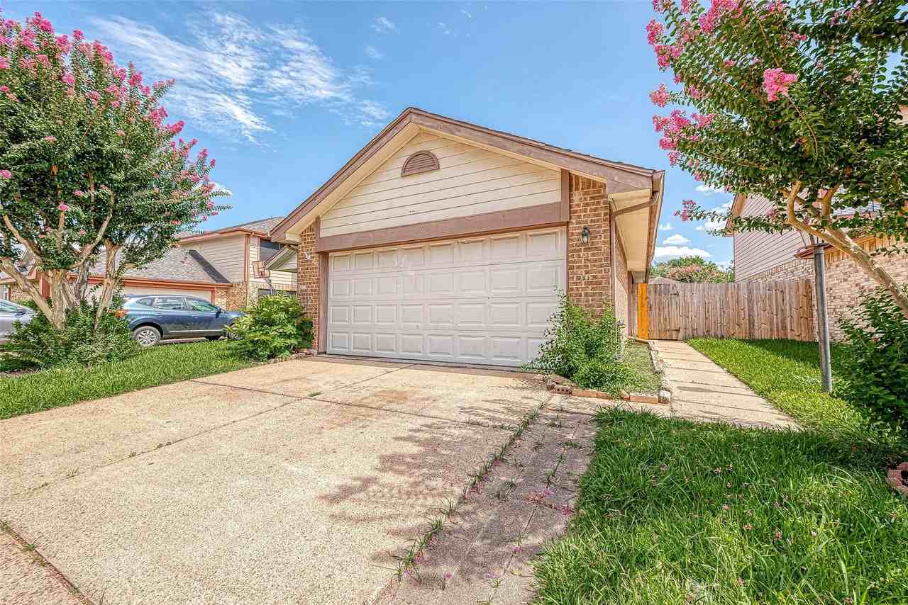 13559 Blue Marlin Ln - Photo 3 of 43