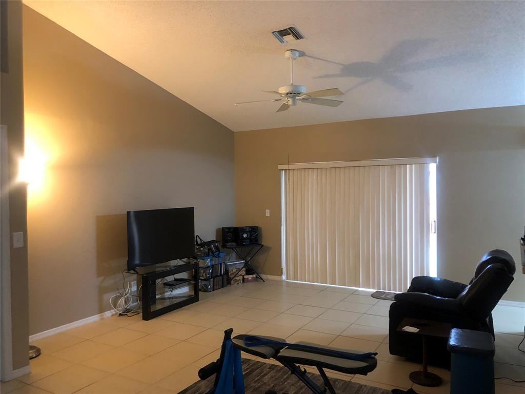 4703 Northwest 75th Place - Photo 5 of 10