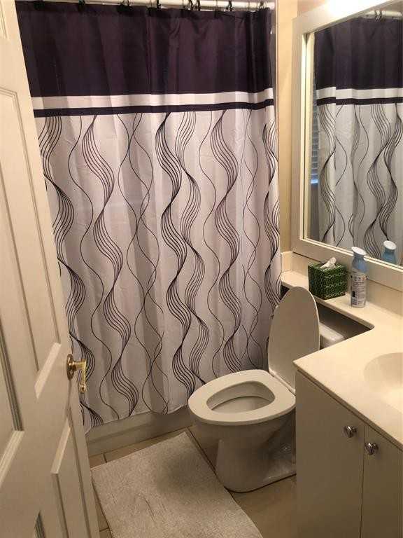 4703 Northwest 75th Place - Photo 6 of 10