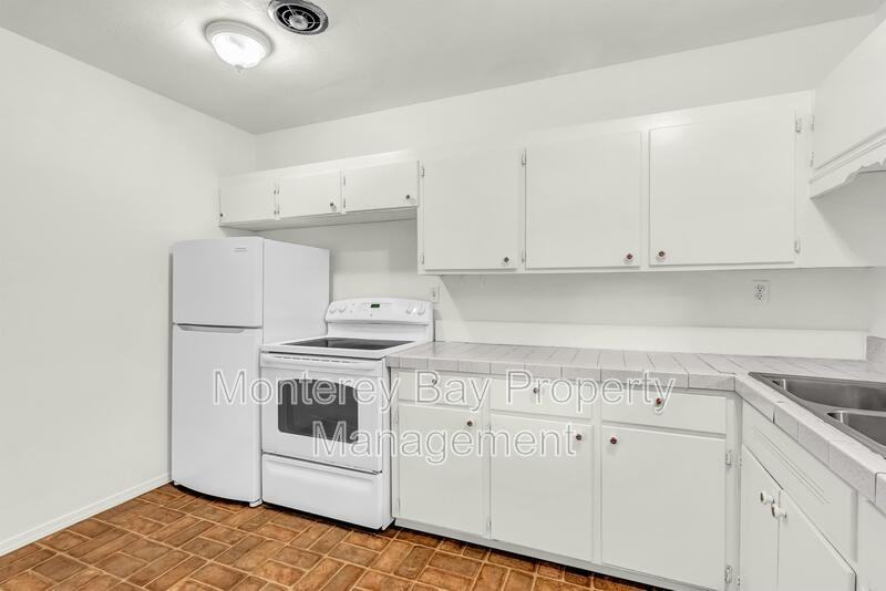 420 Lighthouse Ave #B - Photo 3 of 22