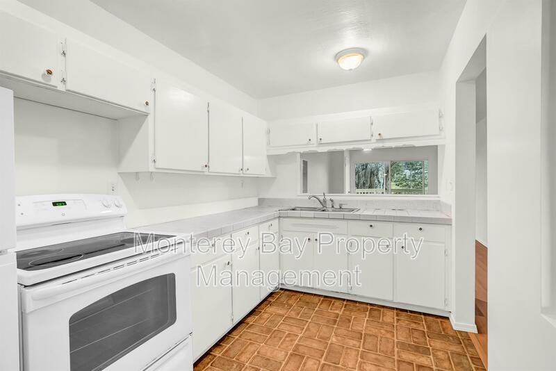 420 Lighthouse Ave #B - Photo 4 of 22