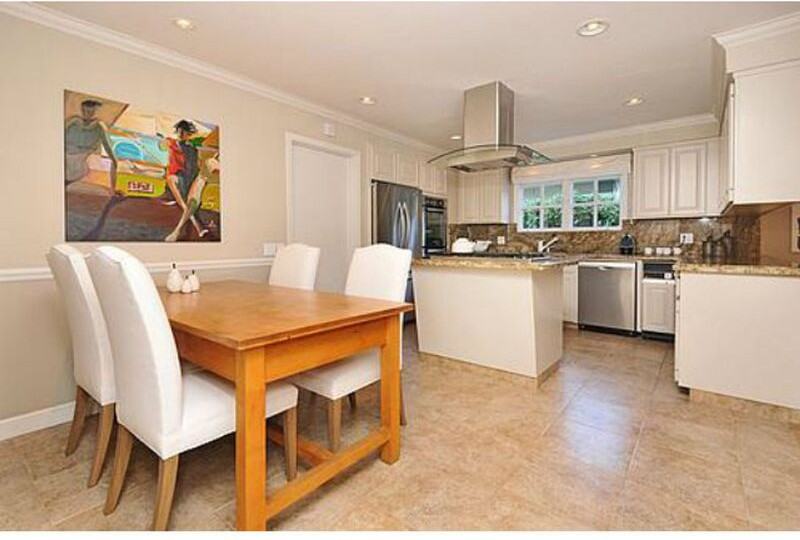 925 Flying Fish St - Photo 3 of 26