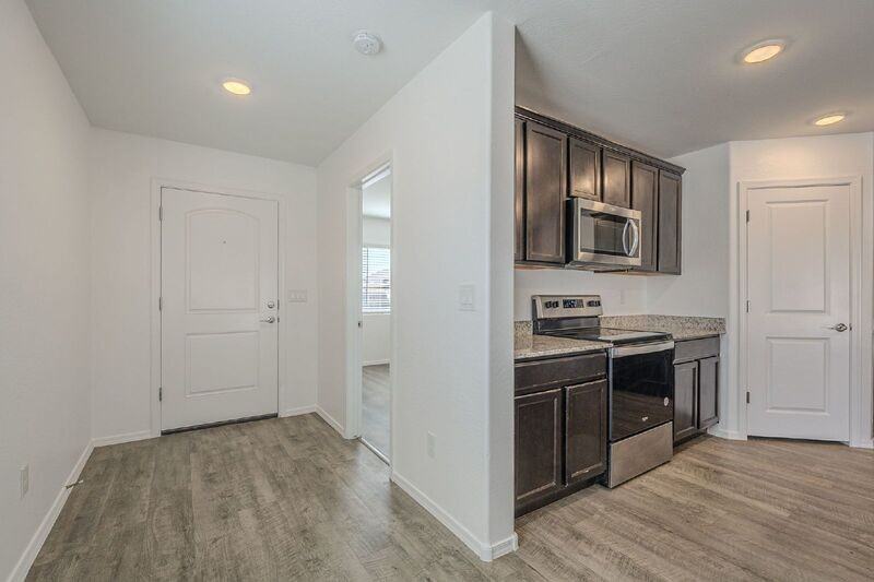 1536 E Demain Dr - Photo 3 of 40