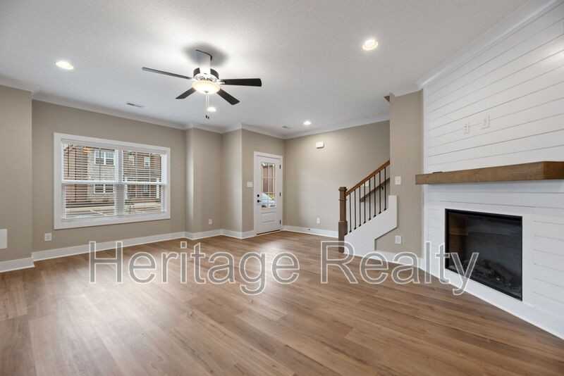 7226 Sassafras Way - Photo 4 of 21