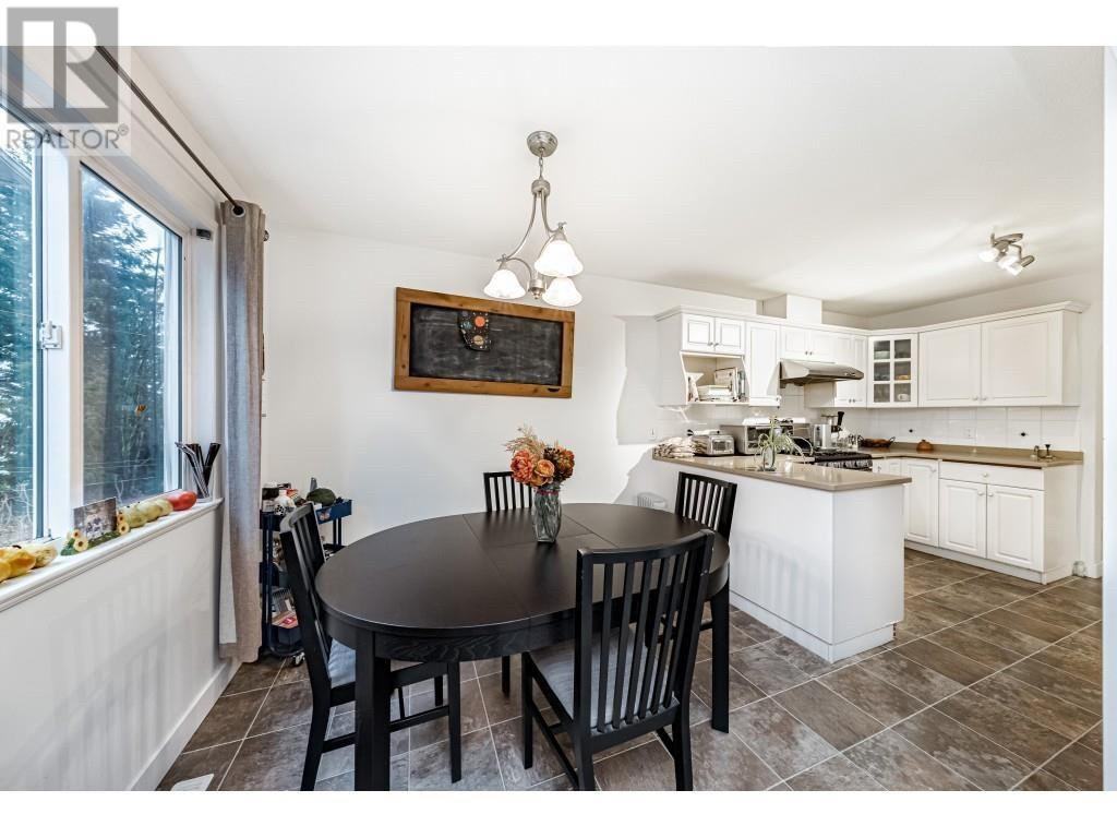 1266 Alderside Rd - Photo 4 of 15