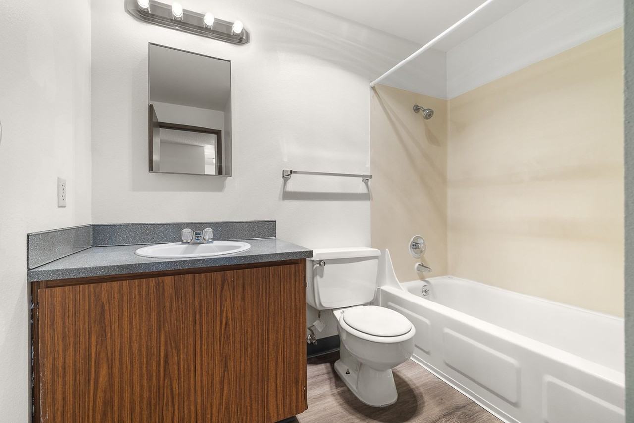 The Grandview Apartments - Photo 5 of 22