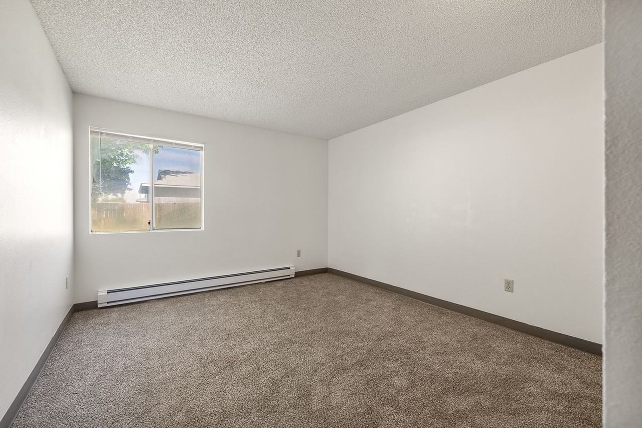 The Grandview Apartments - Photo 6 of 22