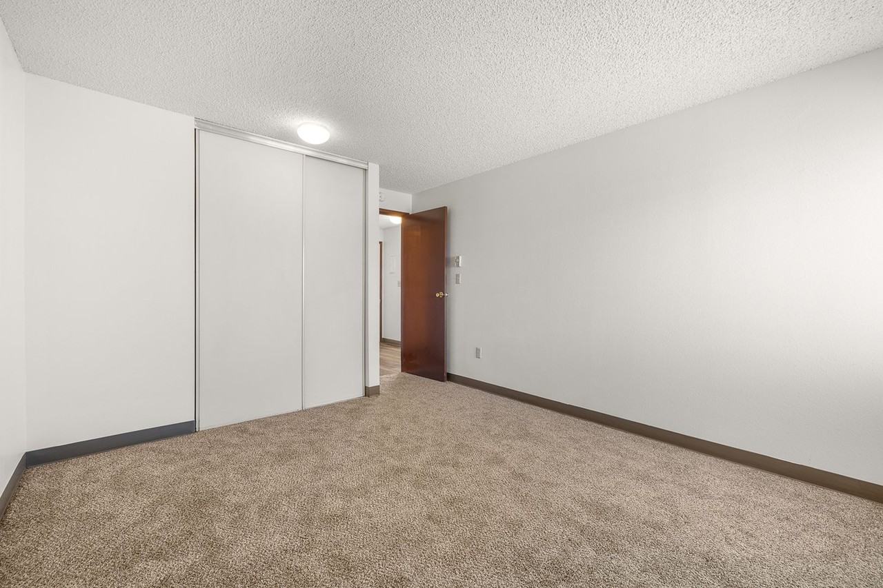 The Grandview Apartments - Photo 7 of 22