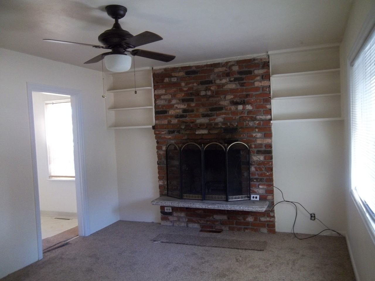 554 Ne Irving Ave - Photo 5 of 24