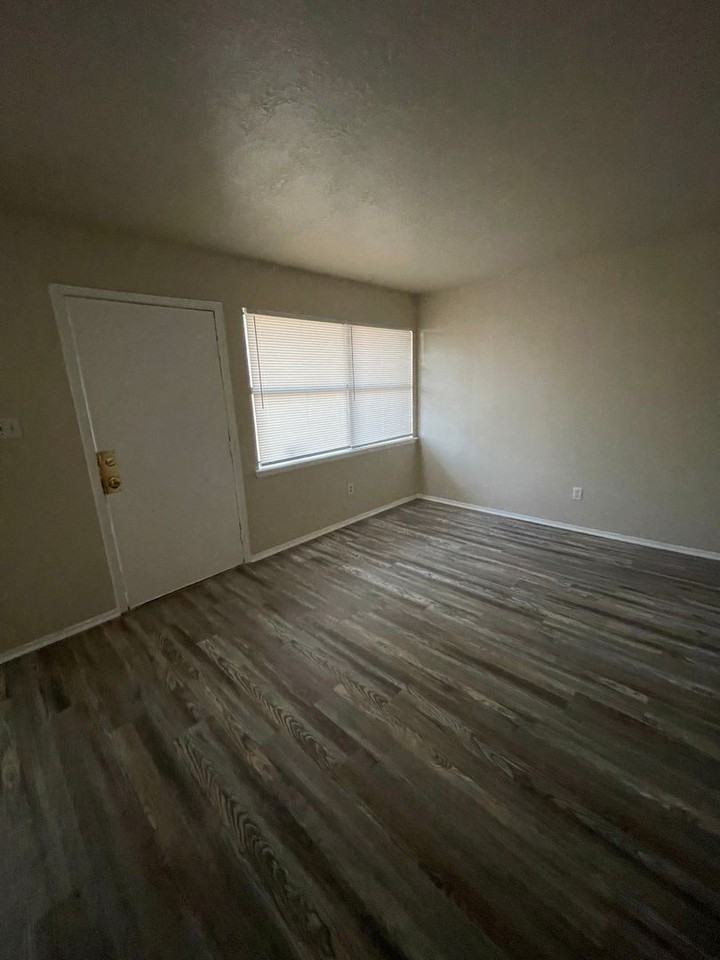 613 W Calle Sur St - Photo 2 of 16