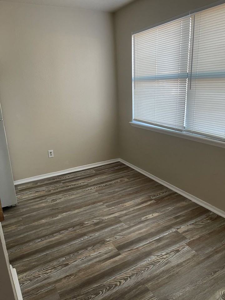 613 W Calle Sur St - Photo 3 of 16