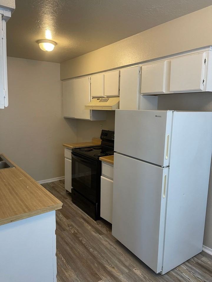 613 W Calle Sur St - Photo 5 of 16