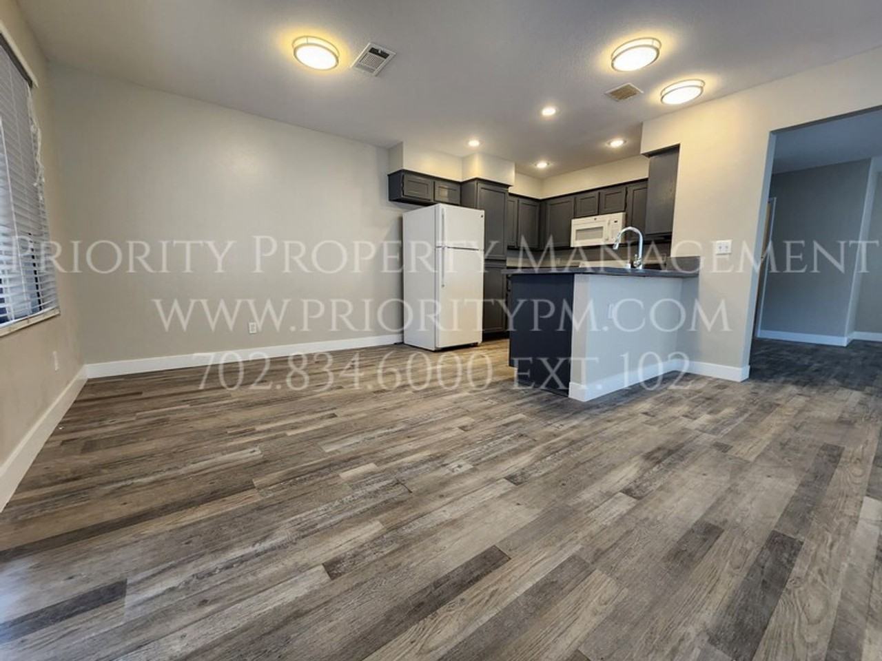 3005 Ocean View Dr - Photo 3 of 9