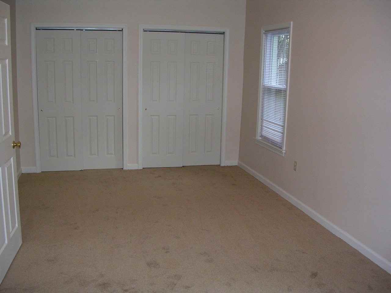 130 Hawthorne Ave - Photo 6 of 12