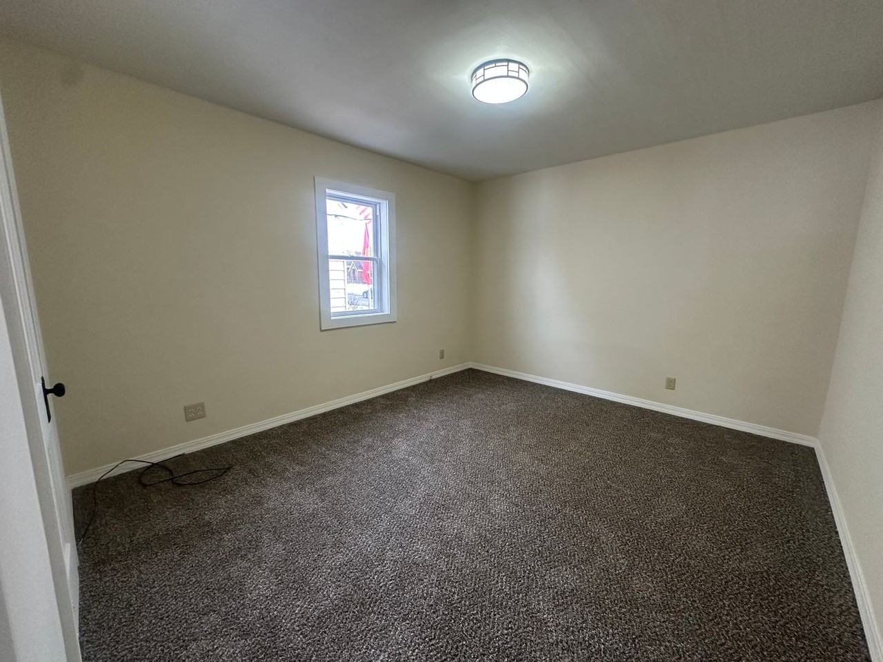 8221 Grand Division Ave - Photo 7 of 19