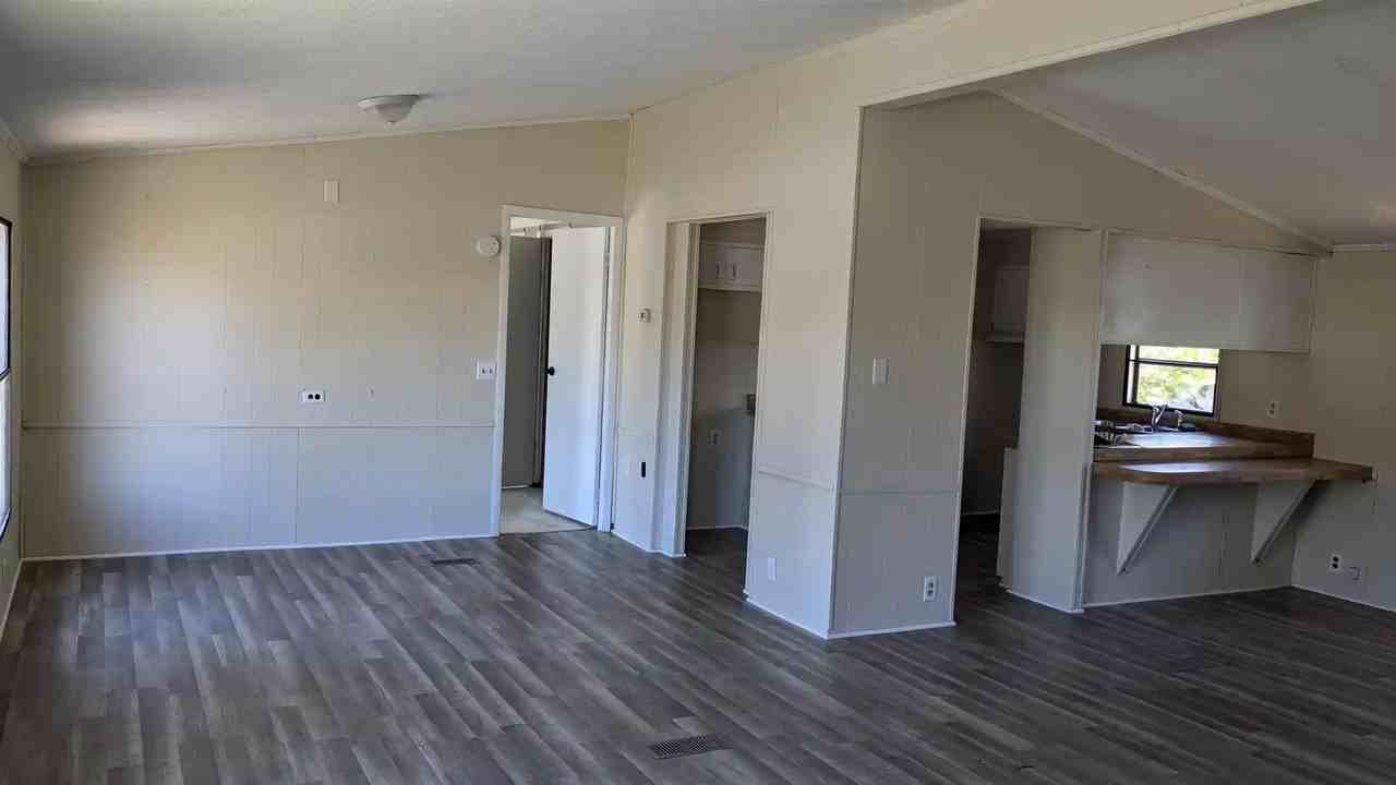 115 Market St #1 - Photo 3 of 9