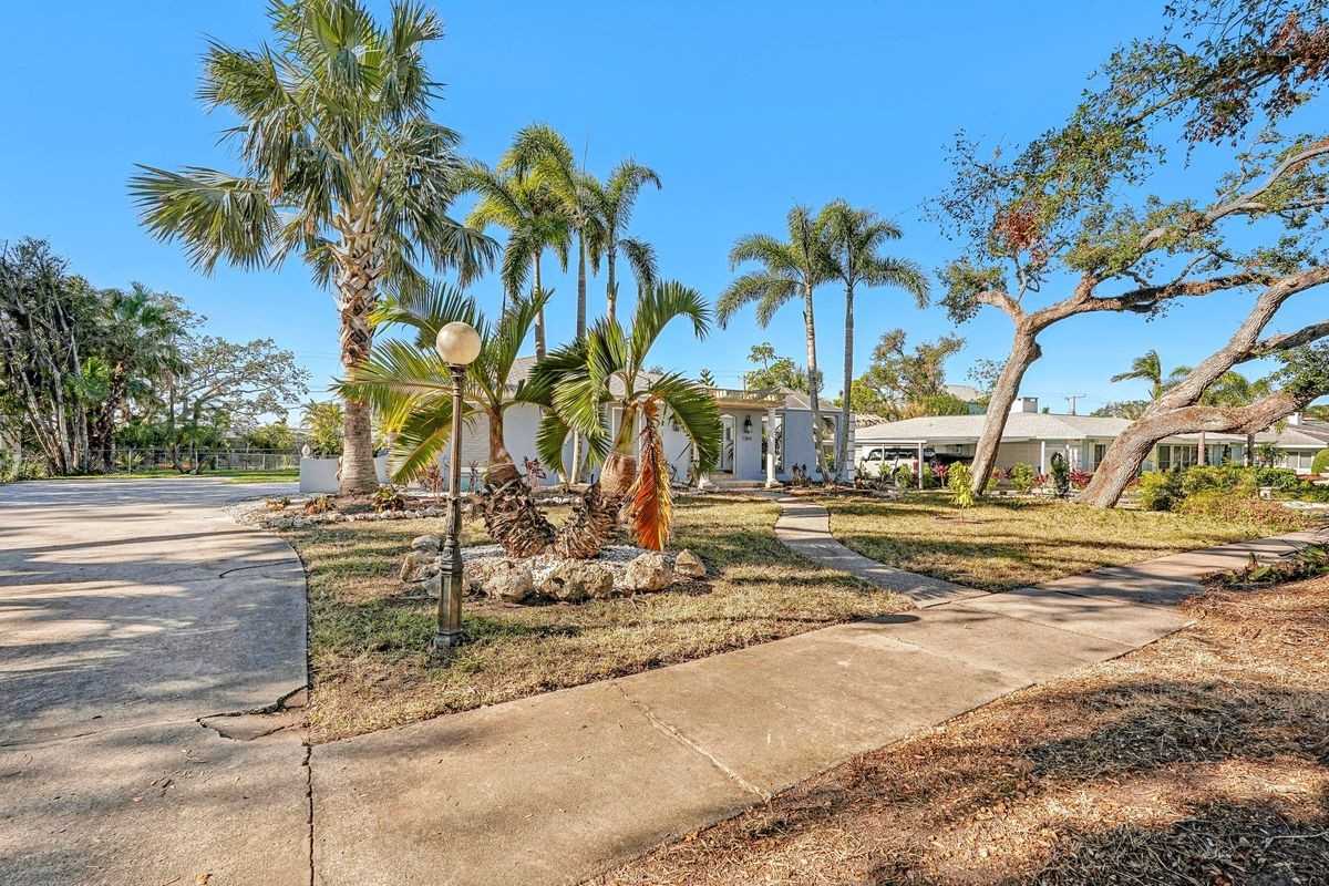 7304 Broughton St - Photo 2 of 24