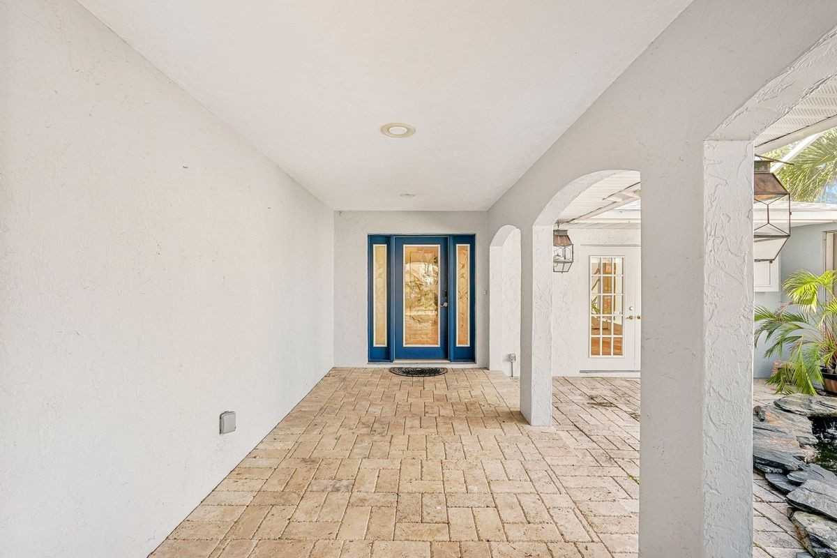 7304 Broughton St - Photo 3 of 24