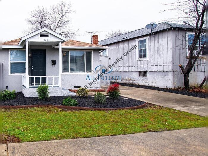 1008 Oakland Ave - Photo 2 of 31