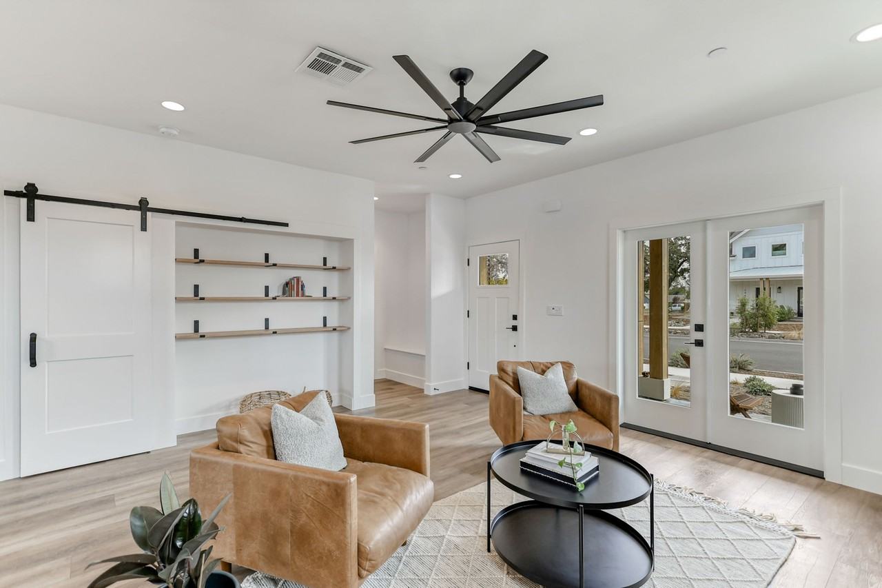2498 Neighborly Way #NA - Photo 3 of 30
