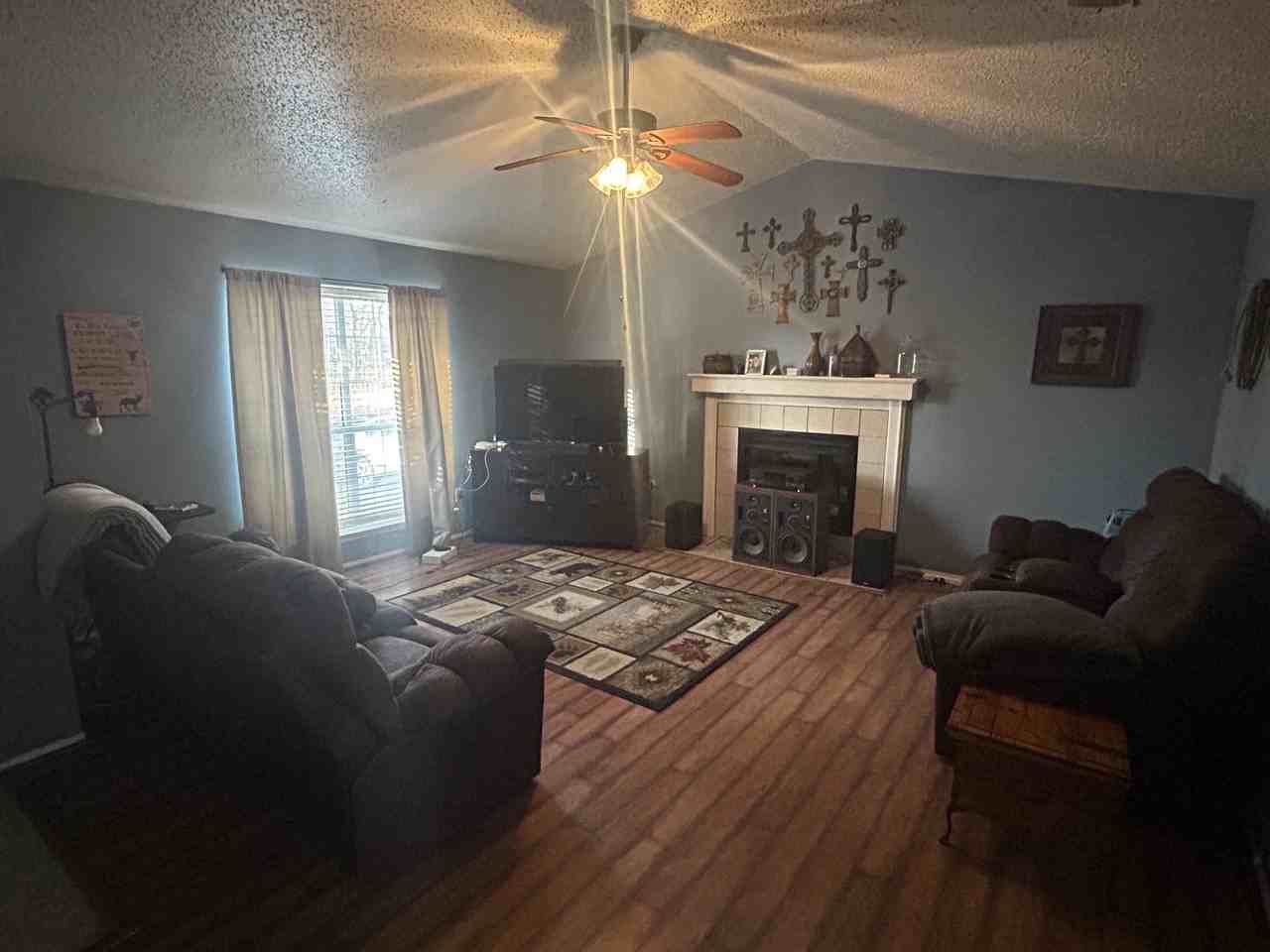 1703 Peach St #NA - Photo 3 of 5