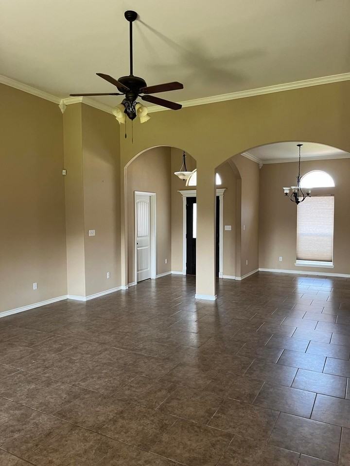 6733 Wall St #NA - Photo 5 of 24