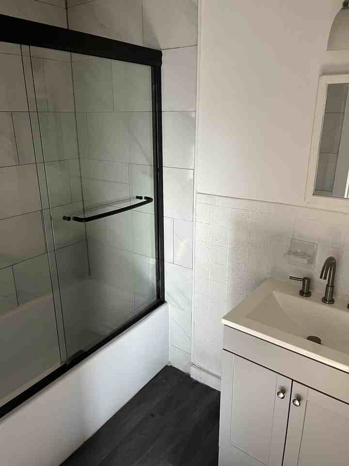 120 Spruce St #B - Photo 7 of 9