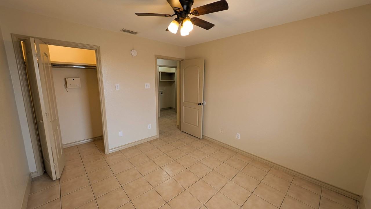 1708 Chacon St #4 - Photo 5 of 14