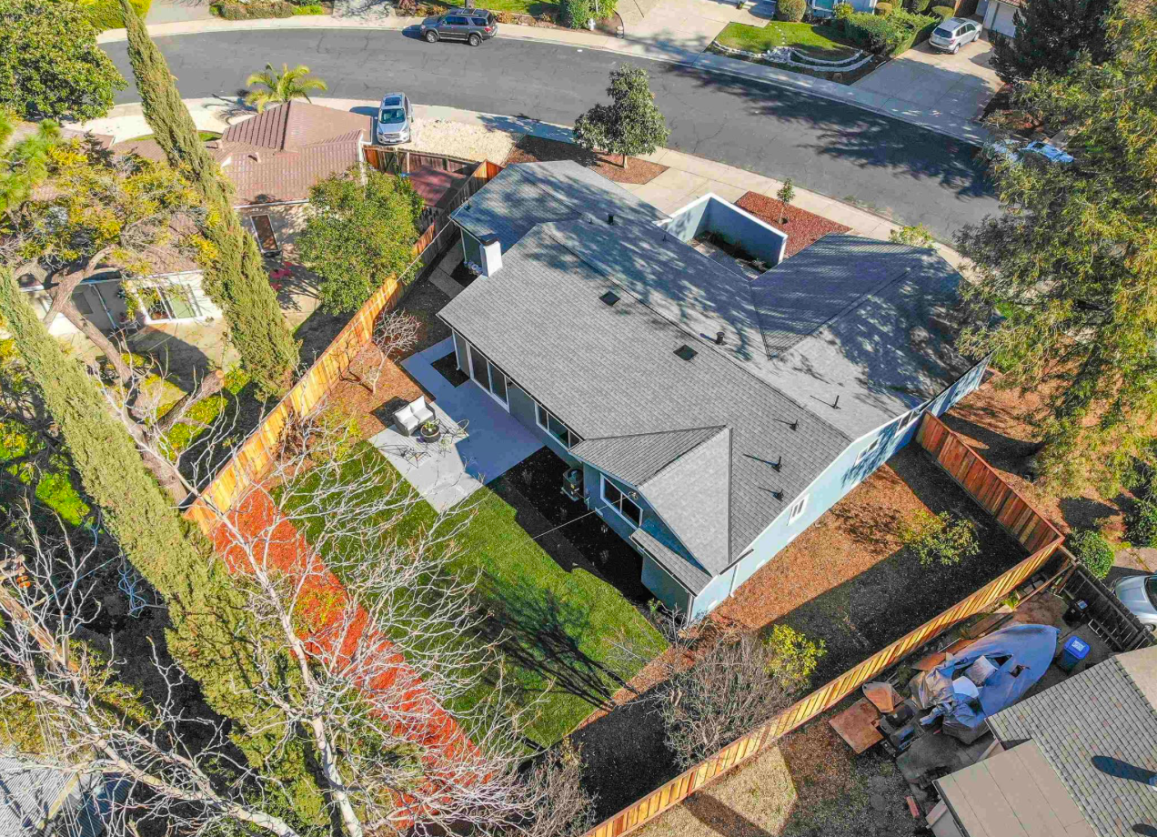 1691 Crescent Drive - Photo 2 of 32