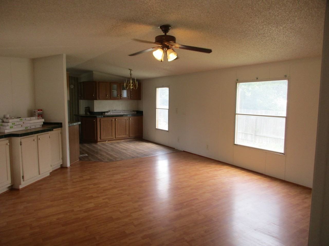 921 Seneca Dr - Photo 2 of 16