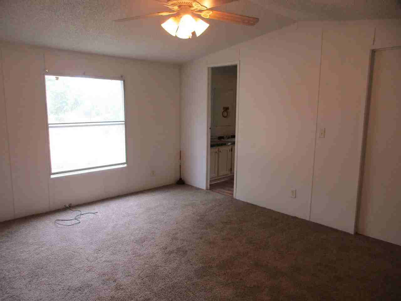 921 Seneca Dr - Photo 7 of 16