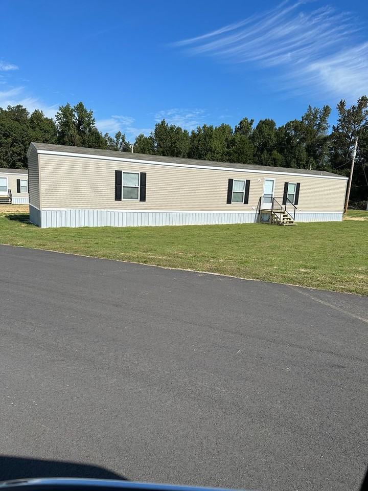 301 US Route 25 - Photo 4 of 12