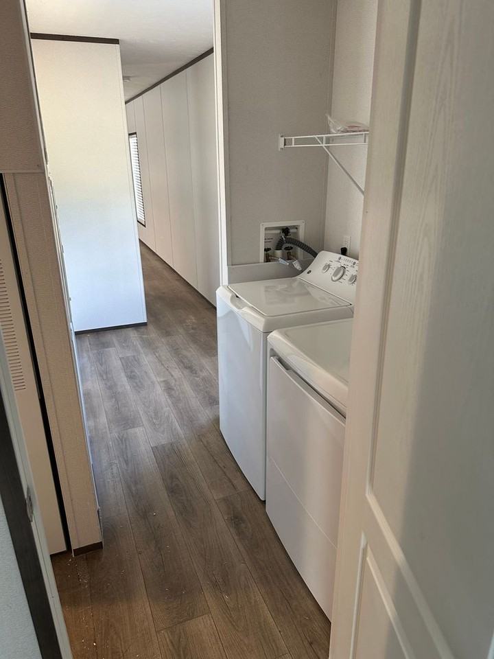 301 US Route 25 - Photo 5 of 12